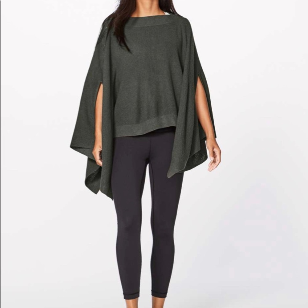 Lululemon - Forward Flow Cape - Dark Olive